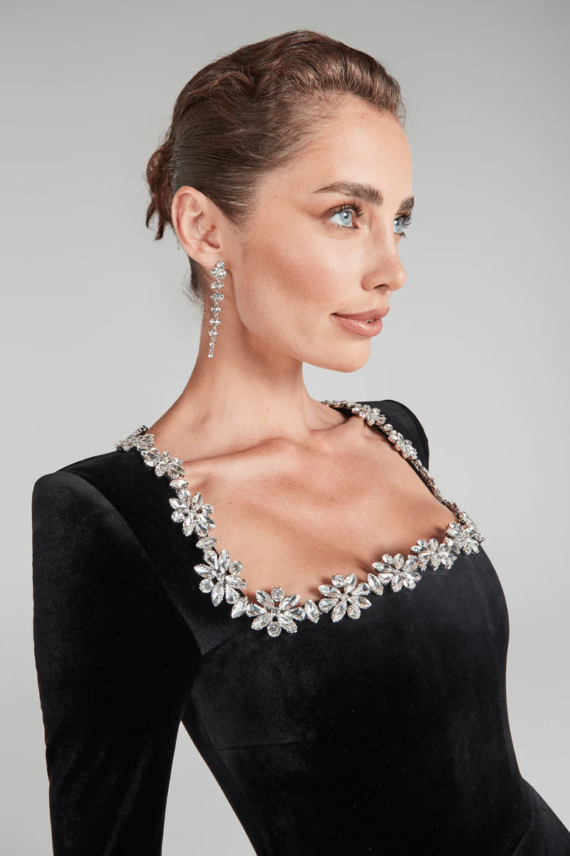 Emilia - Élégante Robe en Velours avec Décolleté Carré